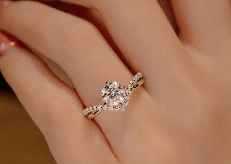 1 Carat Moissanite High Quality Ring