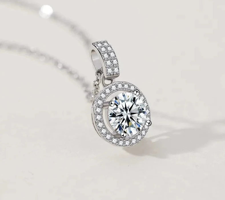 Round Cut Moissanite Pendant