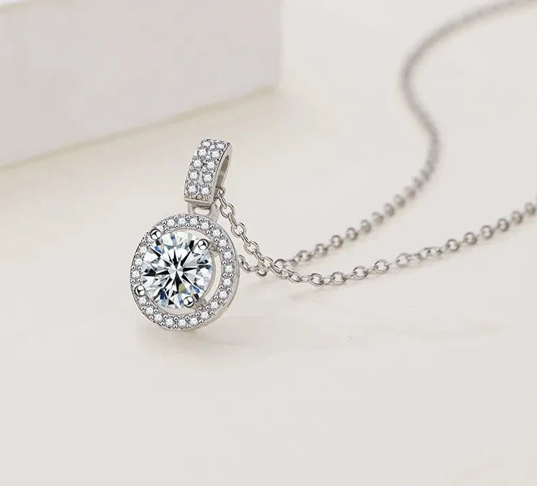 Round Cut Moissanite Pendant